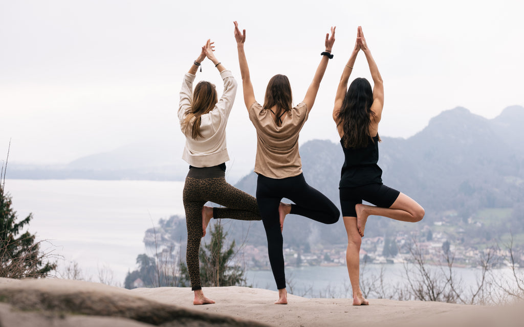 Comment choisir sa tenue de yoga femme ? – Tayrona Yoga